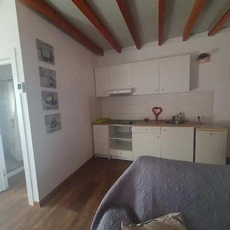 Appartement Happy Paradise 1 *